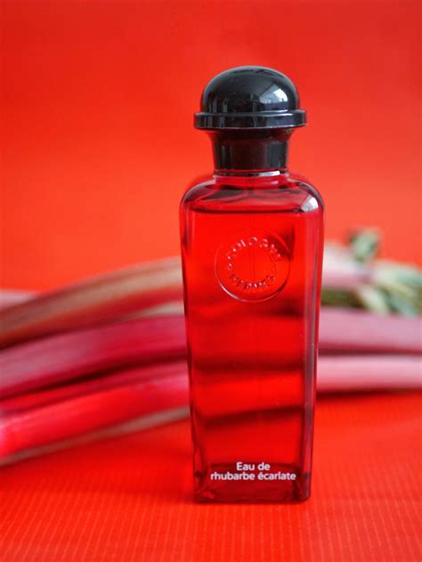 eau de rhubarbe ecarlate